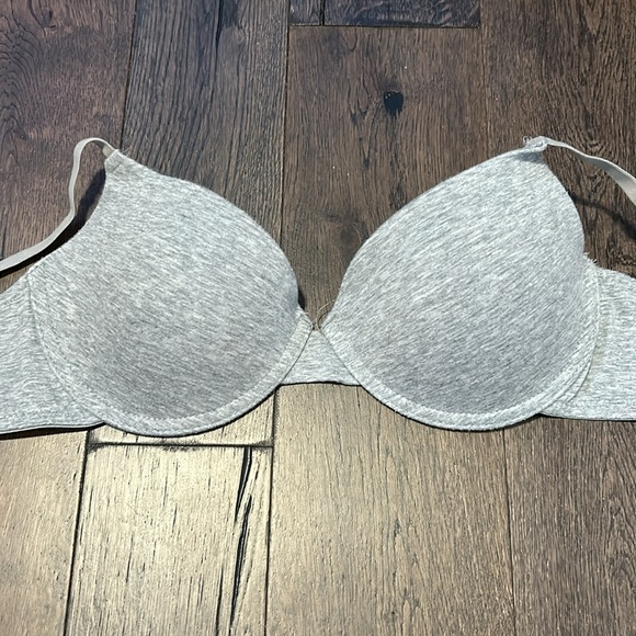 Bundle of 2 Women’s Bras - Size 38B - Picture 3 of 5